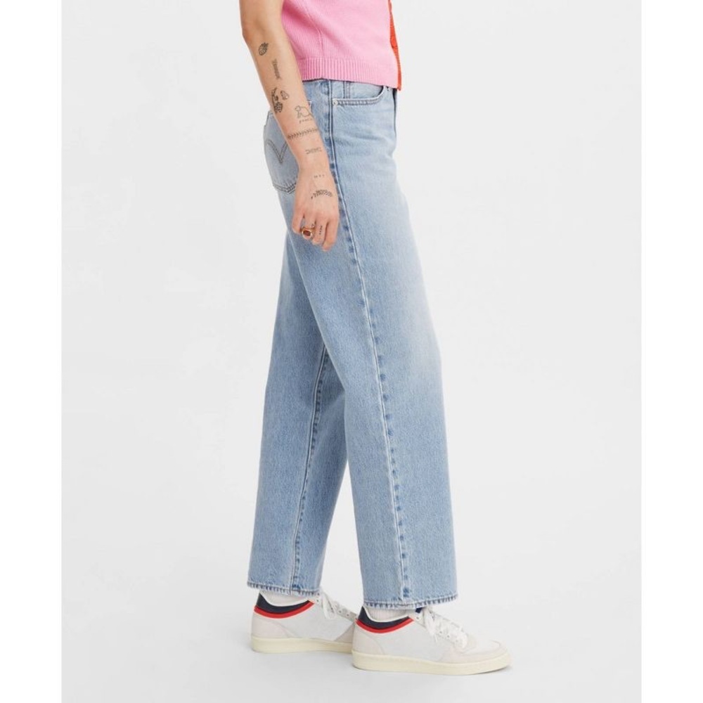 Levi’s Women’s 94 Baggy Jeans Light Indigo Worn In Wash Size 26